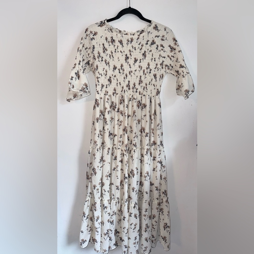 JESSAKAE The Wandering Willoughby Tiered Smocked Midi Dress in Cream Size L - Picture 3 of 12